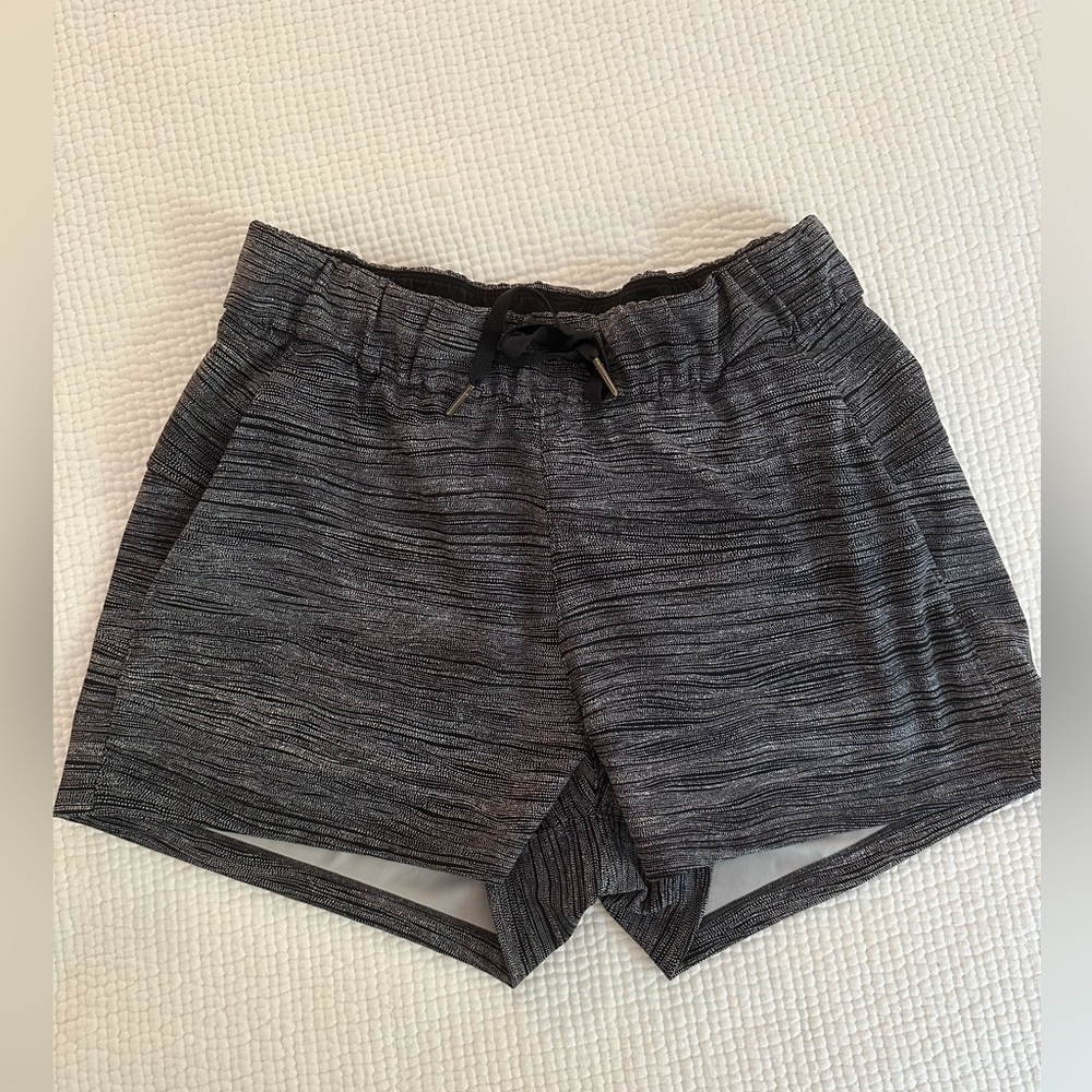 Lululemon Women’s On the Fly 2.5” Shorts, Size 6 - Black and White Dots,